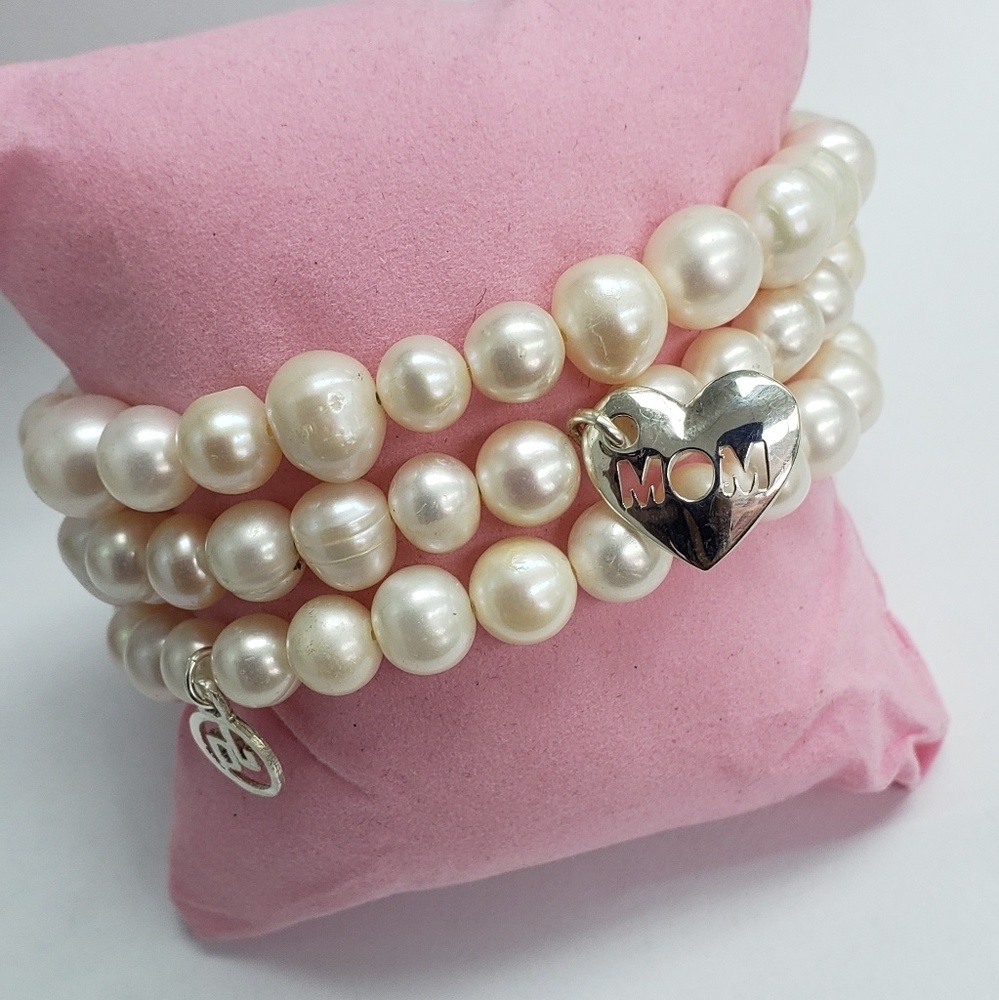 Pearl bracelet
